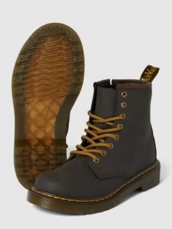 Dr. Martens Boots Aus Leder Modell '1460 J' - Dunkelbraun 8 Dr. Martens Boots Aus Leder Modell '1460 J' - Dunkelbraun -Geox Verkaufsgeschäft 619j4k2m98p44i2889750ka88kr46cpj99458i29a984skaeap9lajq2ah0jadah99648c9g716kuda86go6ad1kccp34p1ic8p32chk61ij0ohmcop36eb570o3gpj5cpi3ap0