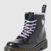 Dr. Martens Schnürboots Mit Motiv-Besatz - Schwarz 2 Dr. Martens Schnürboots Mit Motiv-Besatz - Schwarz -Geox Verkaufsgeschäft 64s56l1l9srk6l28a9aj6dpj60rkqchna0r38ja6al2j8iq86h44qhq7ah33iiii90okkipjah94shq58co30p1hckp36e1ncks3echk6hh3ee9k6op6aor1copmcchncgqm8e8