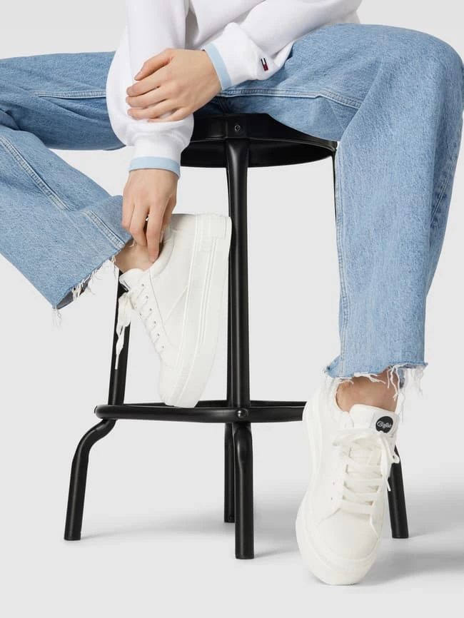 Buffalo Plateau-Sneaker Mit Label-Details - Weiß 3 Buffalo Plateau-Sneaker Mit Label-Details - Weiß