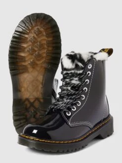 Dr. Martens Schnürboots In Lack-Optik Modell 'Serena' - Schwarz 8 Dr. Martens Schnürboots In Lack-Optik Modell 'Serena' - Schwarz -Geox Verkaufsgeschäft 71a3chqf999kchql6l64ucaj6krj0hi18l9jiji574q36dpk9h1l0i2dap75acqi8d6l8khl8d734j28ah3m4dpo68om8c1i6ko3ao9k6th66e9n6sp3cdhm70pjccj3c8qjec0