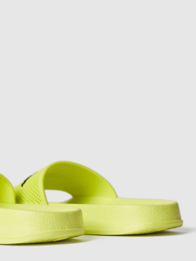 CHAMPION Slides Mit Label-Detail - Hellgelb 4 CHAMPION Slides Mit Label-Detail - Hellgelb – Bild 2