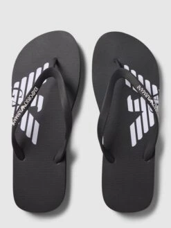 Emporio Armani Zehentrenner Mit Label-Details Modell 'Basic' - Schwarz -Geox Verkaufsgeschäft 89a58h2ka16l8dam61a4qjae88pkqjqb60sk4g9n8cokuh9i70q36cai6sq4ukqd6d7kaiqk9grjai1h953jio9lchhj6cj671h38ohkc4omaohhc5j32p9o6ti36d9k69hjec0