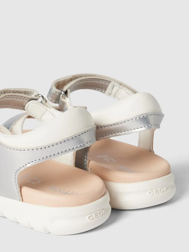 Geox Sandalen Im Metallic-Look Modell 'BOREALIS' - Silber 4 Geox Sandalen Im Metallic-Look Modell 'BOREALIS' - Silber – Bild 2