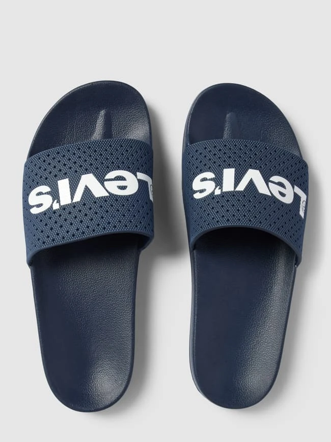 Levi’s® Acc. Slides Mit Label-Print Modell 'JUNE' - Marineblau 6 Levi’s® Acc. Slides Mit Label-Print Modell 'JUNE' - Marineblau – Bild 4