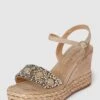 ALMA EN PENA Wedges Mit Ziersteinbesatz - Beige 2 ALMA EN PENA Wedges Mit Ziersteinbesatz - Beige -Geox Verkaufsgeschäft 8p74ikafaookgi2dah636iho8l45ad286sq38k1k6h54ejala913chai9d0jih248pa4mkij8983alah9oo3epj3cko68ohp6gpjac1k6somaoj3c8qmcohj74sm8dhp6cr68pg