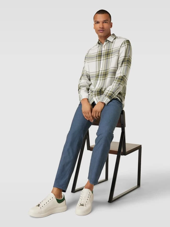 Guess Sneaker Mit Kontrastbesatz - Weiß 3 Guess Sneaker Mit Kontrastbesatz - Weiß