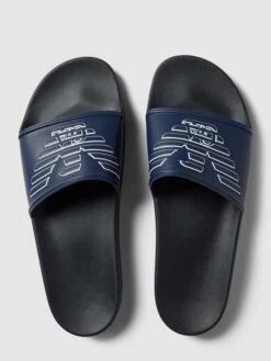 Emporio Armani Slides Mit Label-Print Modell 'Eagle' - Dunkelblau 10 Emporio Armani Slides Mit Label-Print Modell 'Eagle' - Dunkelblau -Geox Verkaufsgeschäft 9p236c1h6t9jal1ka4r44hq3694jgjq89ool0kq78t354daa916j4e9o750k8dii8914ujie9sq4mkq56so38p9icpijicr66ssjec9k70r6aoho6opj6dpi75i68ob170r30p8