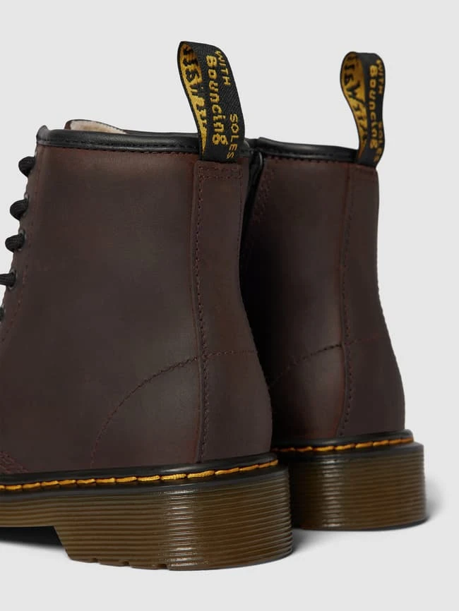 Dr. Martens Boots Mit Label-Details Modell '1460 Serena' - Dunkelbraun 4 Dr. Martens Boots Mit Label-Details Modell '1460 Serena' - Dunkelbraun – Bild 2