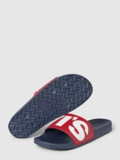 Levi’s® Acc. Slides Mit Label-Print Modell 'JUNE' - Rot -Geox Verkaufsgeschäft 9sql4i9l6gs38d22ad0k6khi955k8d1j9l9jae1jad1kokpp6lak2la56p44mdq890q5aii9a95lchph88o62dpl60qjce3370rm8dhkcor64e1m68sj2or6coqm4dj6copjido