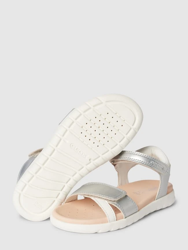 Geox Sandalen Im Metallic-Look Modell 'BOREALIS' - Silber 6 Geox Sandalen Im Metallic-Look Modell 'BOREALIS' - Silber – Bild 4