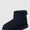 UGG Stiefel Mit Futter Aus Tierfell - Marineblau -Geox Verkaufsgeschäft acqkek2e70qkoji6697k6ka391242i2j898jadagal1l6hqh6h6kujpm8d4ked2f9133ac2lap73ccaha0o38pb46dhj6dhpchgm8phk6cq3ceb46so30chi6spj0o9hckpj2p8
