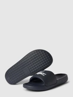 Lacoste Slides Mit Label-Details Modell 'Croco' - Dunkelblau -Geox Verkaufsgeschäft ala46h9j8h646lhh6l848d2h8co32k1gacrk8cii9134mca28515alak8l93gjhp6123ikab89ajehqd9d3jeohp64s3cor3cor38p1k6dj6aoj56spj2ohl69i3edpk69hm8do