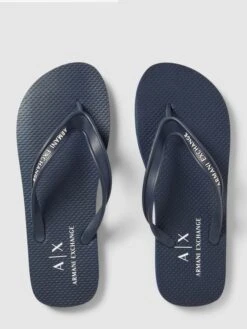 ARMANI EXCHANGE Zehentrenner Mit Label-Details - Dunkelblau 11 ARMANI EXCHANGE Zehentrenner Mit Label-Details - Dunkelblau -Geox Verkaufsgeschäft ap2j0k21719kcki88pb3chaj95252ci694o4ehim615kcla98973gjal715jcc9m8914udid89b3aki89t3j0phh6sp3icb5cgpjcdpkcor3ce1j60o30oho6di36cpj68sjed0